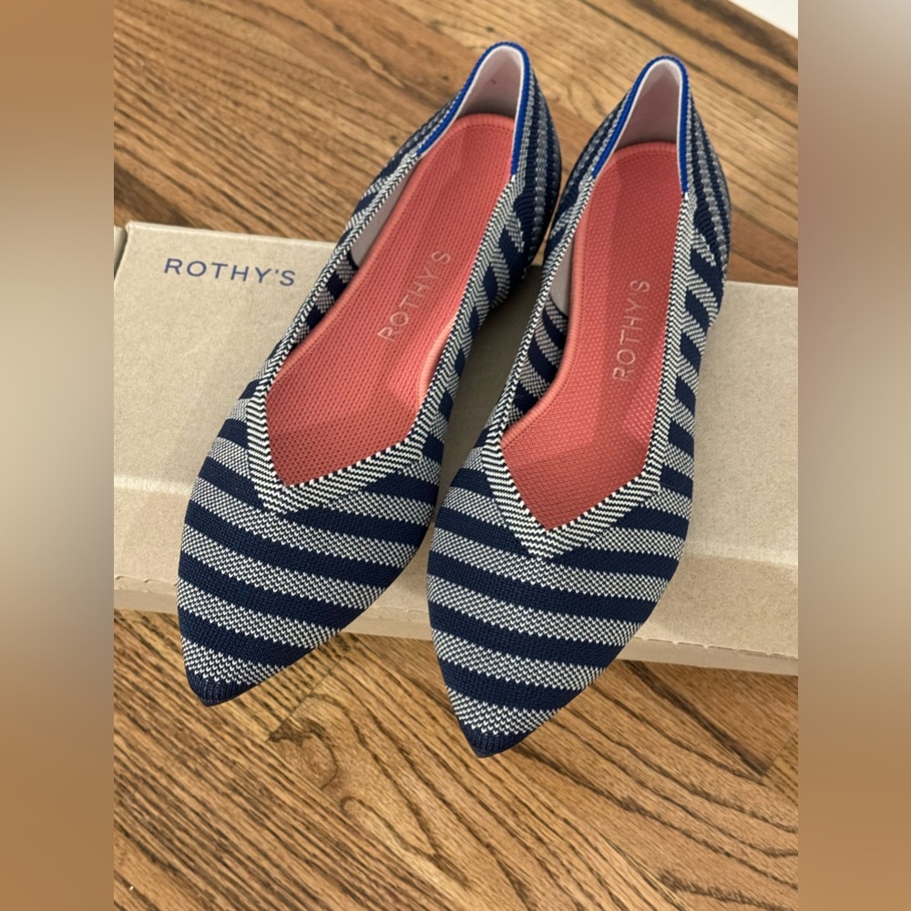 Rothy’s Riviera Stripe Point NWT 8.5 Flat